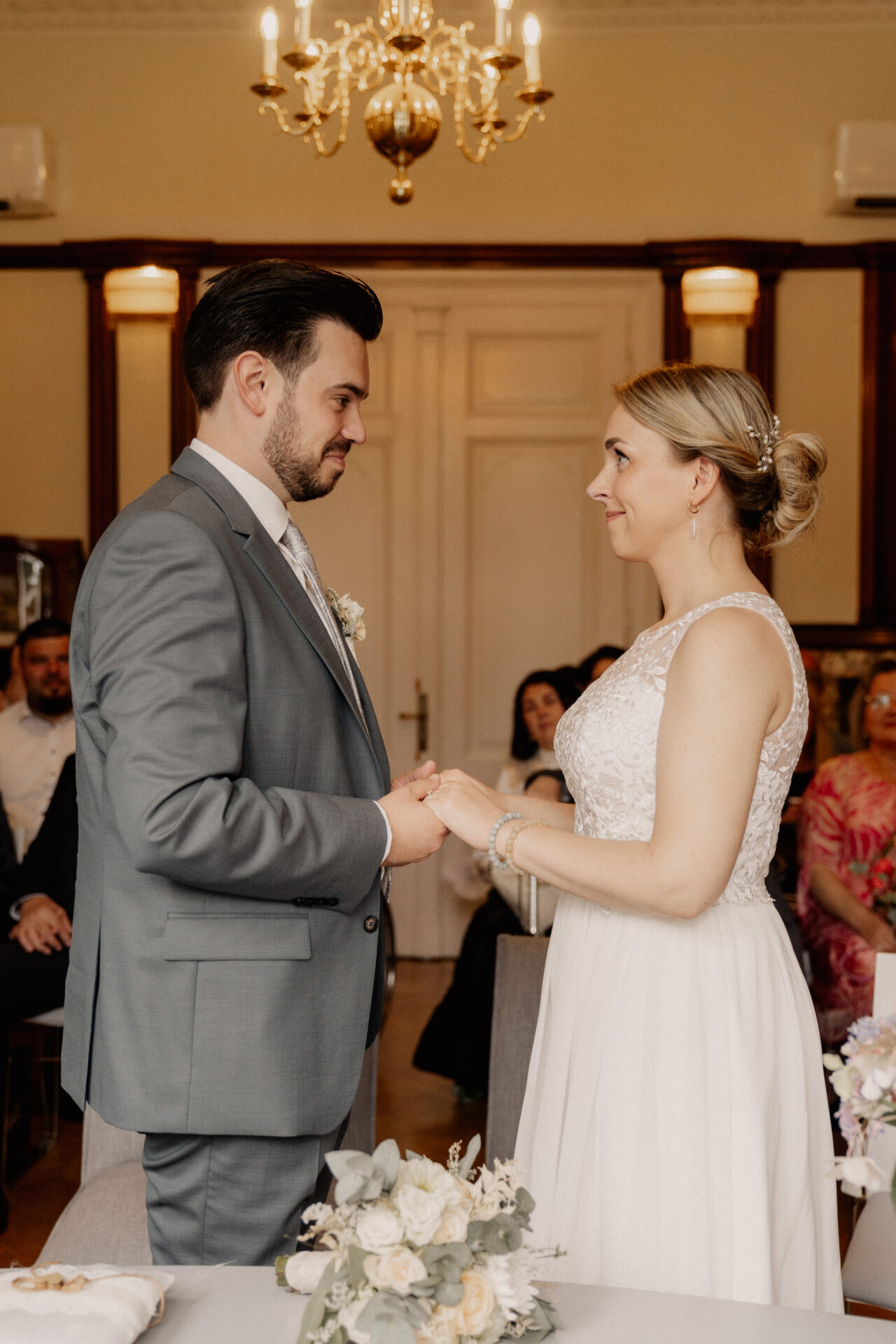 Hochzeitsfotograf Trauung Kierspe Hochzeitsvideograf Kameramann Hochzeitsfotografen Fotoreportage Hochzeitsreportage Hochzeitsfilm Videoclip Drohne Meinerzhagen Lüdenscheid Olpe Siegen Finnentrop Gummersbach Attendorn Wipperfürth Overath Lennestadt Freudenberg Halver Lindlar Schalksmühle Breckerfeld Hagen